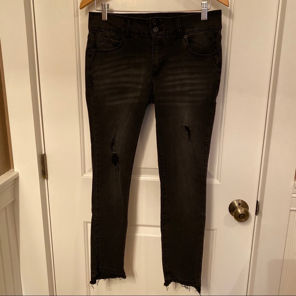 ONE5ONE JEANS BLACK SKINNY KENNEDY DISTRESSED Size 4 ANKLE LENGTH